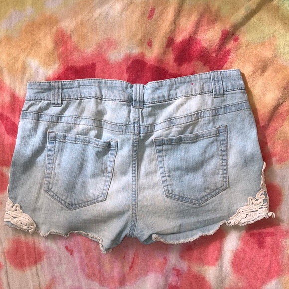 Light wash Denim Shorts with Lace size 11 - Picture 2 of 2